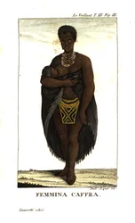 Ung San-kvinne ammer et barn, Sør-Afrika. Hun har på seg kappe, halskjeder og perleskjørt. Fra Francois Le Vaillant (Levaillant).