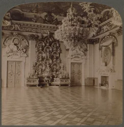Throne Room, Royal Palace, Berlin, med tallerkenbelagt skjenk og kongelige dekorasjoner, Tyskland, 1903