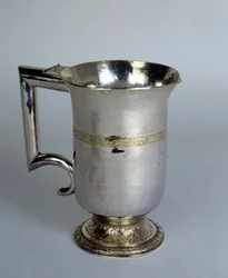 Aiguiere har et rett håndtak i sølv og gull. Paris fra 1600-tallet, dekorativ kunst