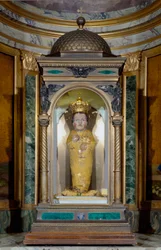 Det hellige barnet. Statuett av Jesus barn (kopi). Original fra 1400-tallet. Santa Maria-kirken i Aracoeli, Det hellige barns kapell, Roma.