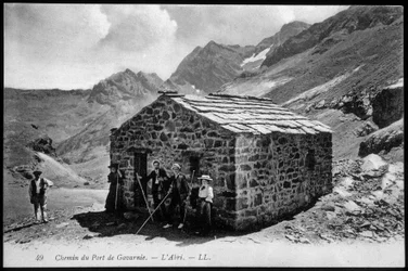 Veien til havnen i Gavarnie: ly (fjelltilfluktssted) - postkort, sent på 1800-tallet.