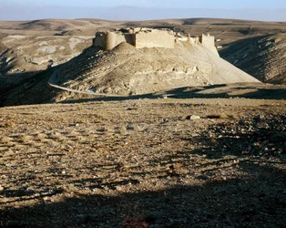 Utsikt over Karac el Chobac, korsfarerslott på østsiden av Arabah