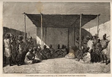 Kong Ahmadou presiderer over et råd eller palabre i Toucouleur-imperiet i Segou Sikoro (Mali), vise menn sitter og krigerne satt, kongen holder en muslimsk rosenkrans i hendene. Gravering for å illustrere reisen til Vest-Sudan til løytnant (Marine) M