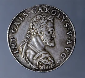 Myntpreget i navnet og bildet til keiser Karl V (1500-1558).