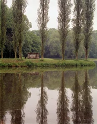 Utsikt over graven til den sveitsiske filosofen Jean Jacques Rousseau (1712-1778) ved Ermenonville (Oise)