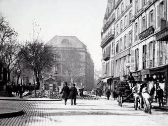 På rue de Paris med Ambigu-teatret (3. arrondissement)