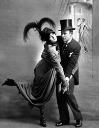 Par som danser. Fotografi rundt 1918.