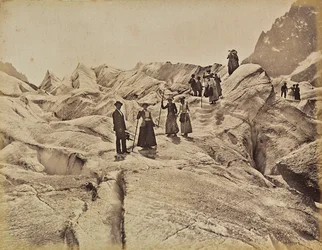 Turgåere på isen «Mer de Glace» på Mont Blanc, Chamonix, Frankrike