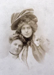 Natalie Clifford Barney og Renee Vivien, Frankrike, ca. 1900 (s/h-foto)