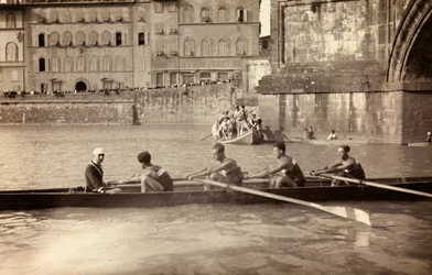 Roing på elven Arno, Firenze