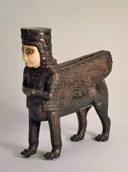Figur som dekorerer en trone, funnet på stedet til Toprak Kale, nær Van (bronse og stein)