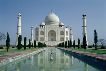 Utsikt over Taj Mahal, bygget av keiser Shah Jahan (1592-1666), ferdigstilt i 1643 (bilde)