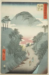 Okabe: Smal eføy-dekket vei ved Mount Utsu (Okabe, Utsu no yama tsuta no hosomichi), no. 22 fra serien "Famous Sights of the Fifty-three Stations (Gojusan tsugi meisho zue)," også kjent som den vertikale Tokaido