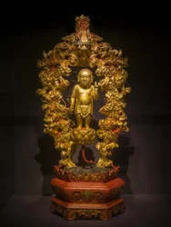 Siddhartha ondoye av de ni dragene
