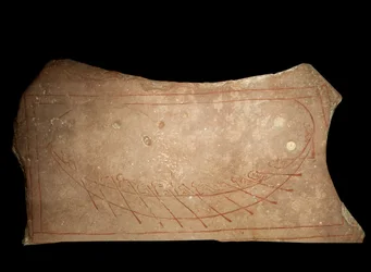 Graffiti som representerer et viking-roskip. 9. århundre Stockholm, Historisk museum