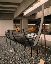 Vikingskip (drakkar eller langskip) funnet i Roskilde-fjorden, Danmark, ca. 1030