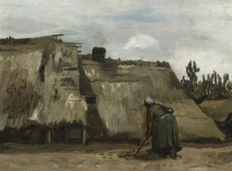 En bondekvinne graver foran hytten sin, ca. 1885