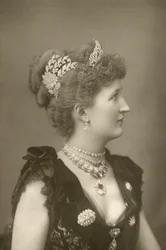 Lady Carew, hoffmann