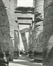 Kolonner i Hypostyle Hall, Karnak, Egypt, 1895.