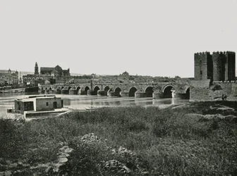 Den romerske broen, Cordoba, Spania, 1895.