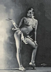 Josephine Baker iført sitt berømte banankostyme, ca. 1927