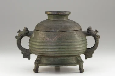 Fartøy (Kuei) og deksel, 9.-8. århundre f.Kr. (bronse)