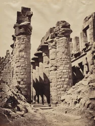 Utsikt over Karnak-tempelet, Hypostylehallen
