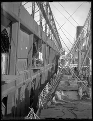 Laster et dampskip, Chelsea Piers, New York, 1912