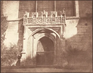 En eldgammel dør i Magdalen College, Oxford