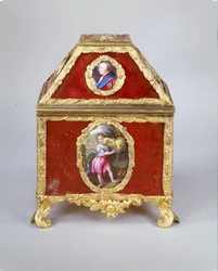 George III kiste som inneholder en kantklokke på samme måte som James Cox, ca. 1770
