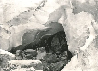 Rockies: isgrotte i Great Glacier, Mount Sir Donald, Canada, 1895.