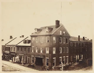 Marshall House, Alexandria, Virginia, august 1862 (albumintrykk montert på vevd papir)