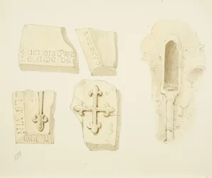 Rester av et monument oppdaget i østmuren, og Piscina i South Aisle, St James