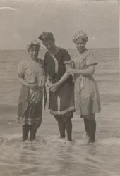 Detalj, badegruppe, Houlgate, september 1911