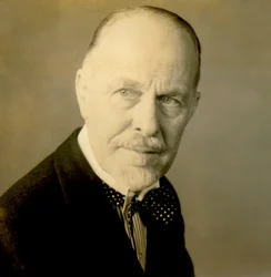 Portrett av Elias Burton Holmes