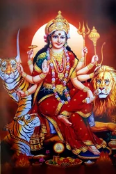 Hinduistisk Shiva-tempel. Bilde av den hinduistiske gudinnen Durga.