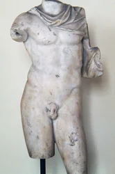 Mannlig figur, romersk statue etter gresk original, romersk sivilisasjon