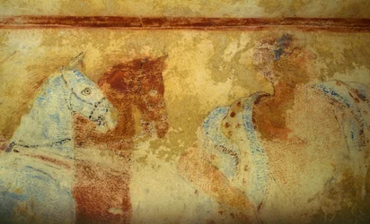 Begravelsesprosesjon med hester og mannsfigurer, freskomaleri, detaljer, Tomb of the Blue Demons, Necropolis of Tarquinia (UNESCOs verdensarvliste, 2004), Lazio, Italia. Etruskisk sivilisasjon, 500-tallet f.Kr. (bilde)