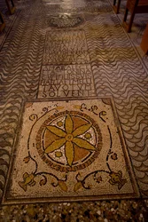 Detalj av gulvdekorasjon (mosaikk)